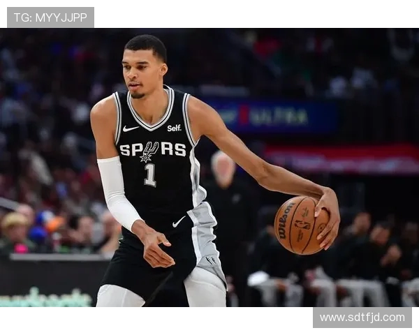 锡安畅谈即将主场迎战马刺期待球迷到场助威共创热血主场氛围